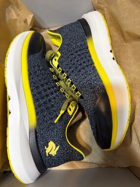 New! Dream Chaser Women's Athletic Sneakers in Blazing Yellow and Gray
